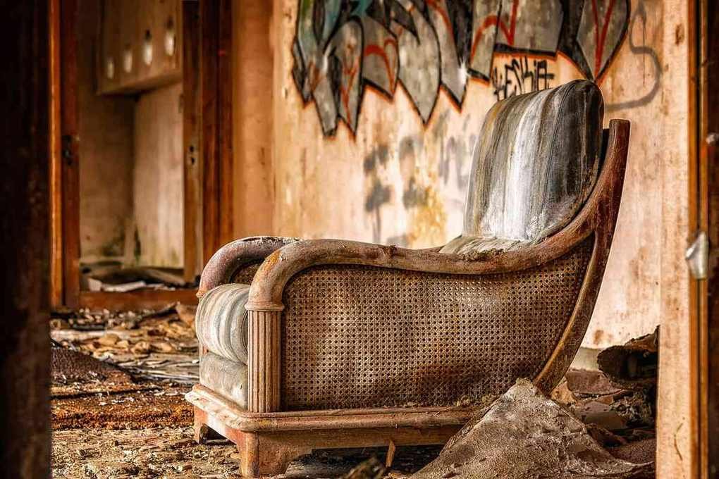 Meuble qui grince : réparer sans démonter